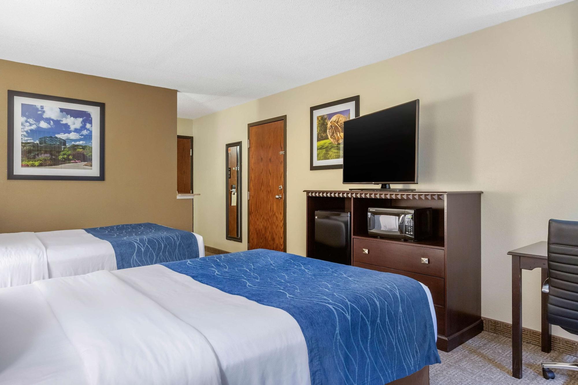Comfort Inn Grand Rapids Airport Exterior foto