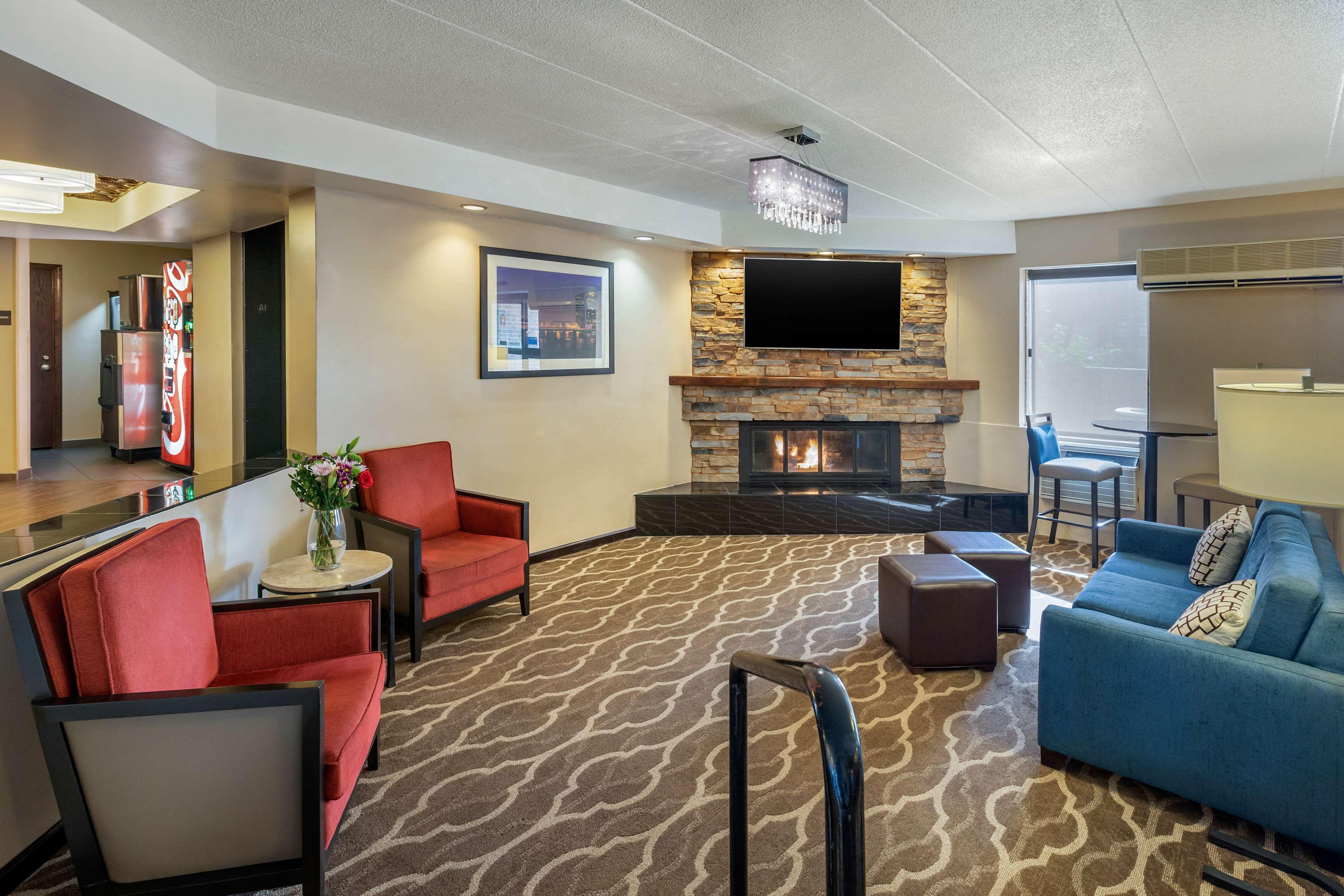 Comfort Inn Grand Rapids Airport Exterior foto