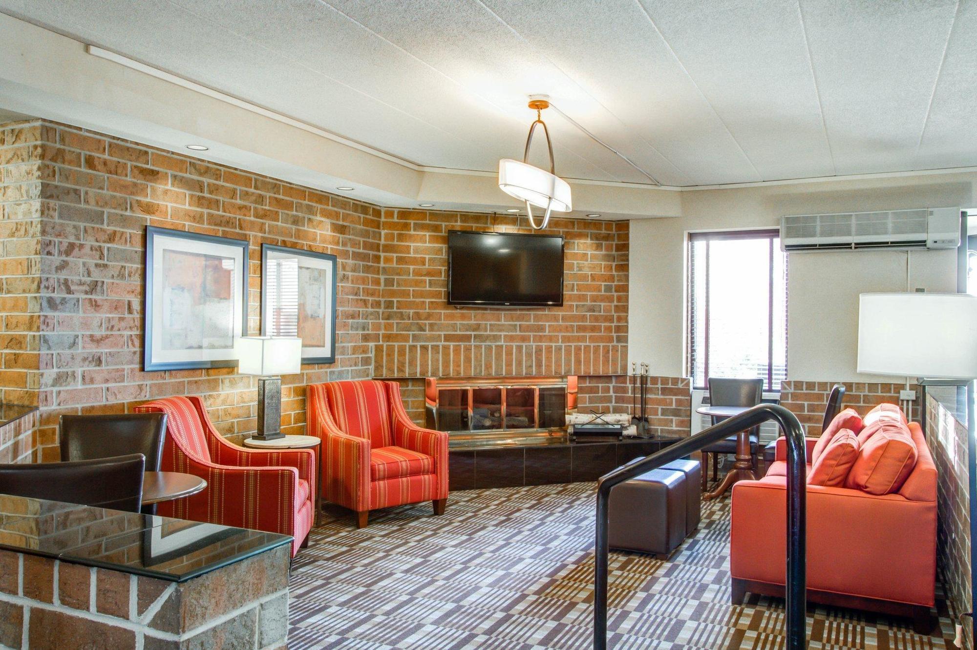 Comfort Inn Grand Rapids Airport Exterior foto